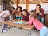 Table de jeu de societe : comment choisir un modèle adapté à la famille